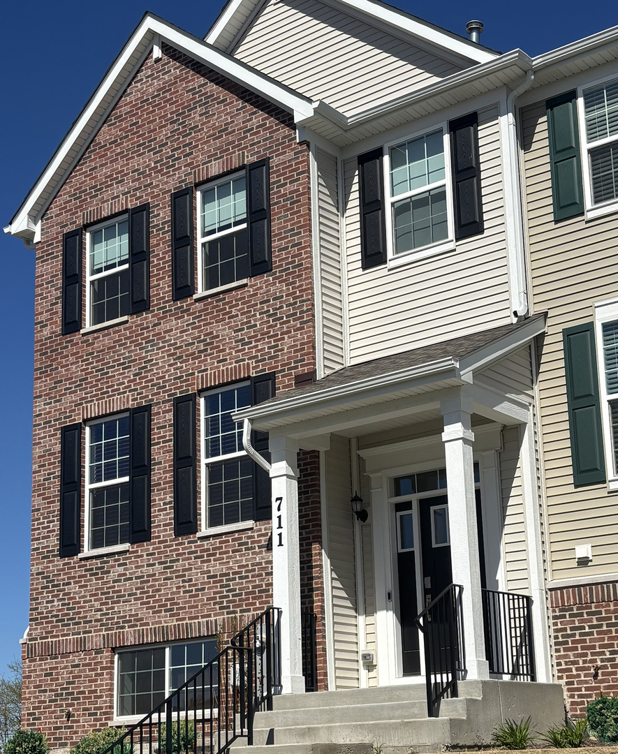 1509 Neubauer Circle 801