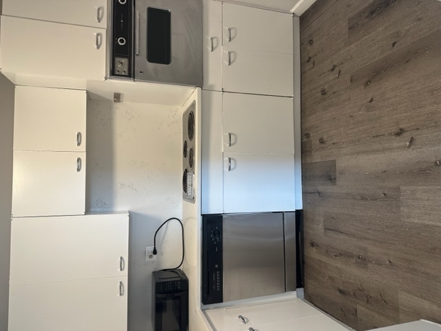 2626 N Lakeview Avenue 1409