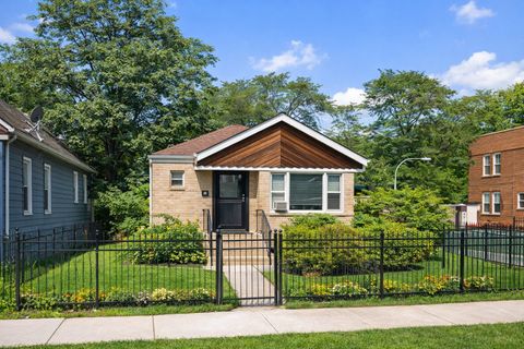 Photo of 5800 S Winchester Avenue, Chicago, IL 60636 (MLS # 12562695)
