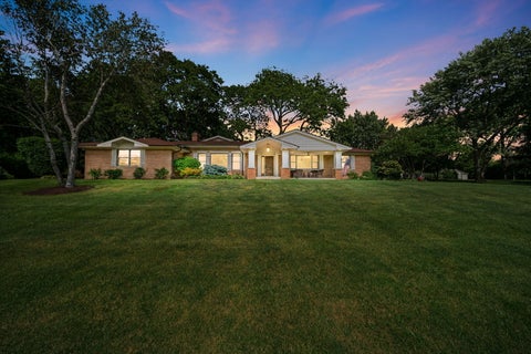 Tiny photo for 1043 Blackburn Drive, Inverness, IL 60067 (MLS # 12558965)