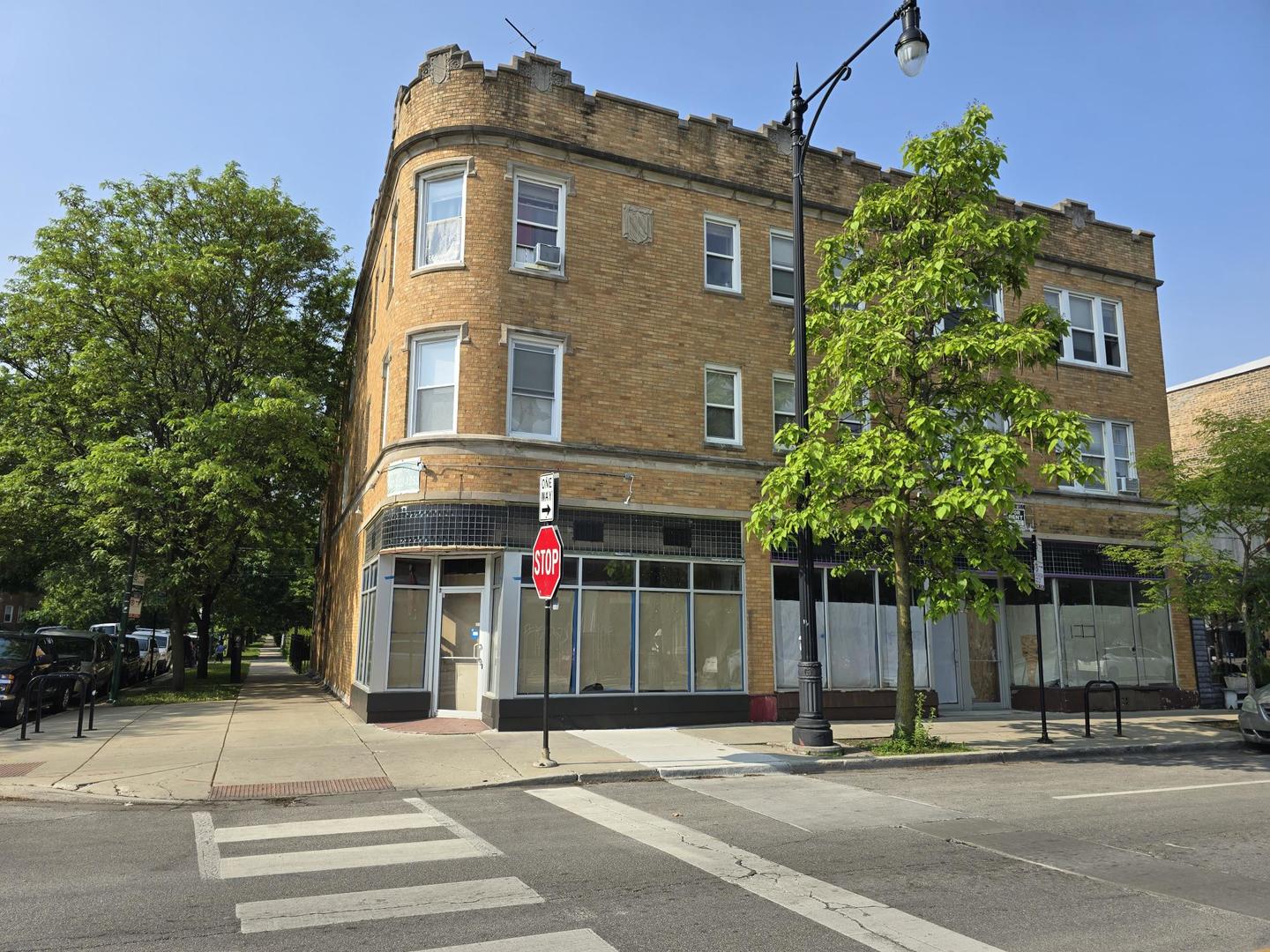 3305 W Bryn Mawr Avenue
