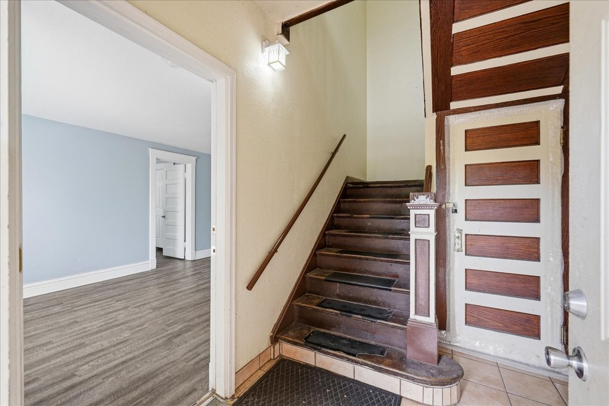 219 Youngs Avenue