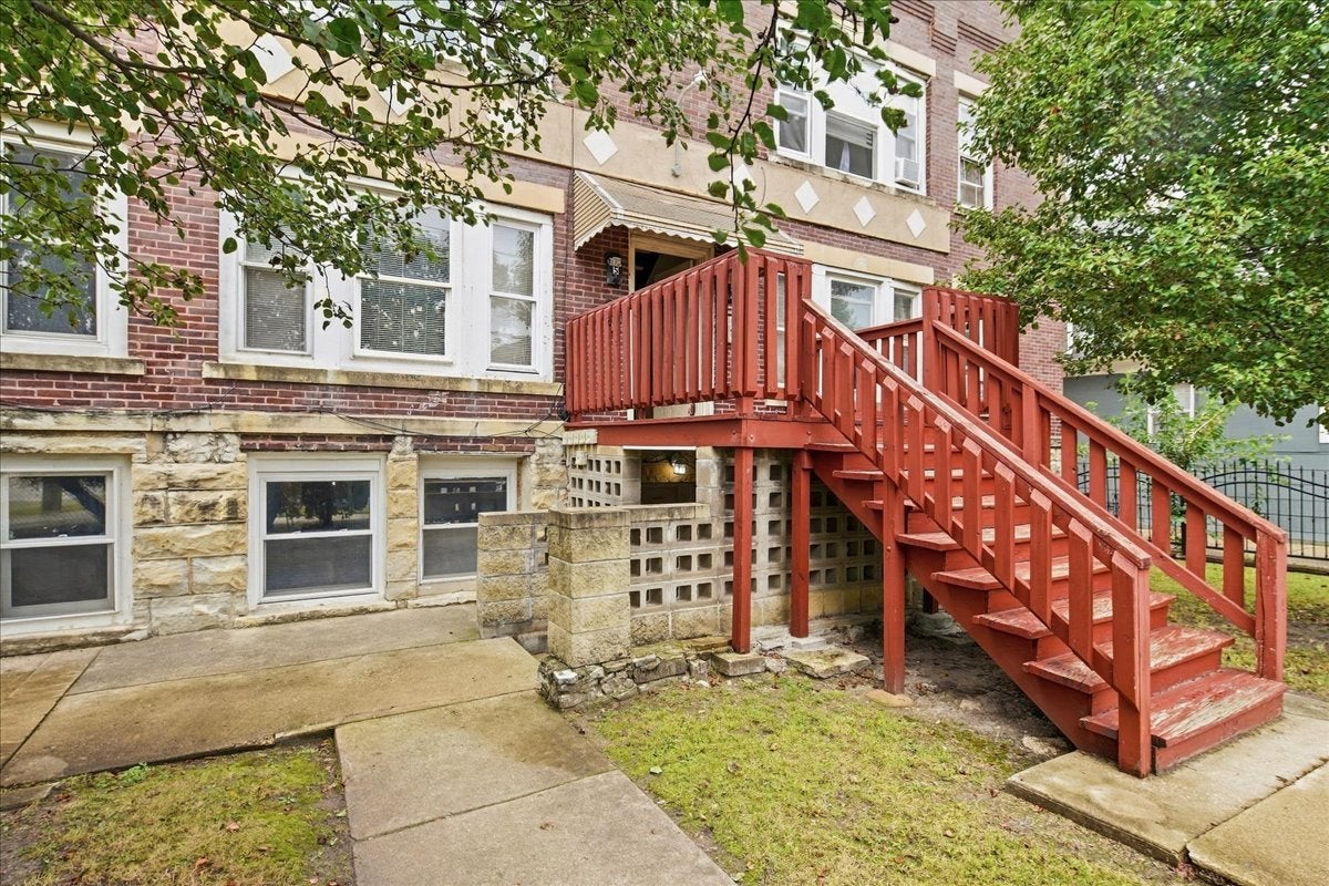 219 Youngs Avenue