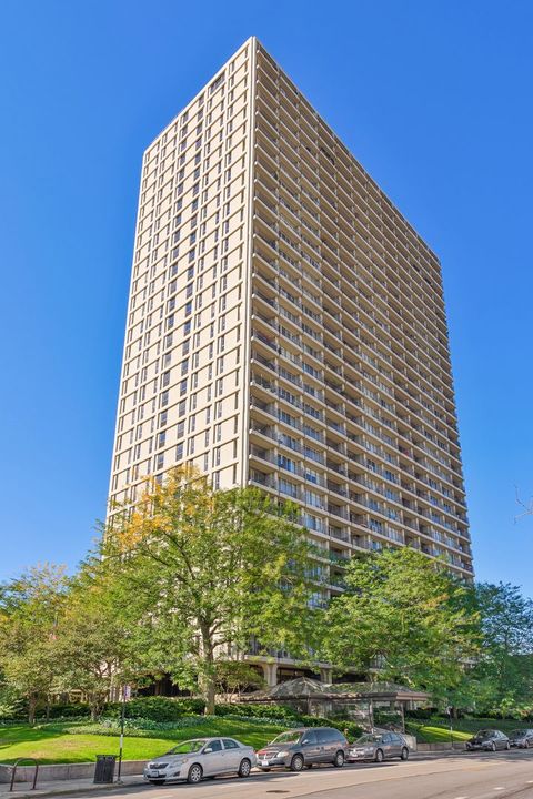 Photo of 1960 N Lincoln Park West PARK #1601, Chicago, IL 60614 (MLS # 12646412)