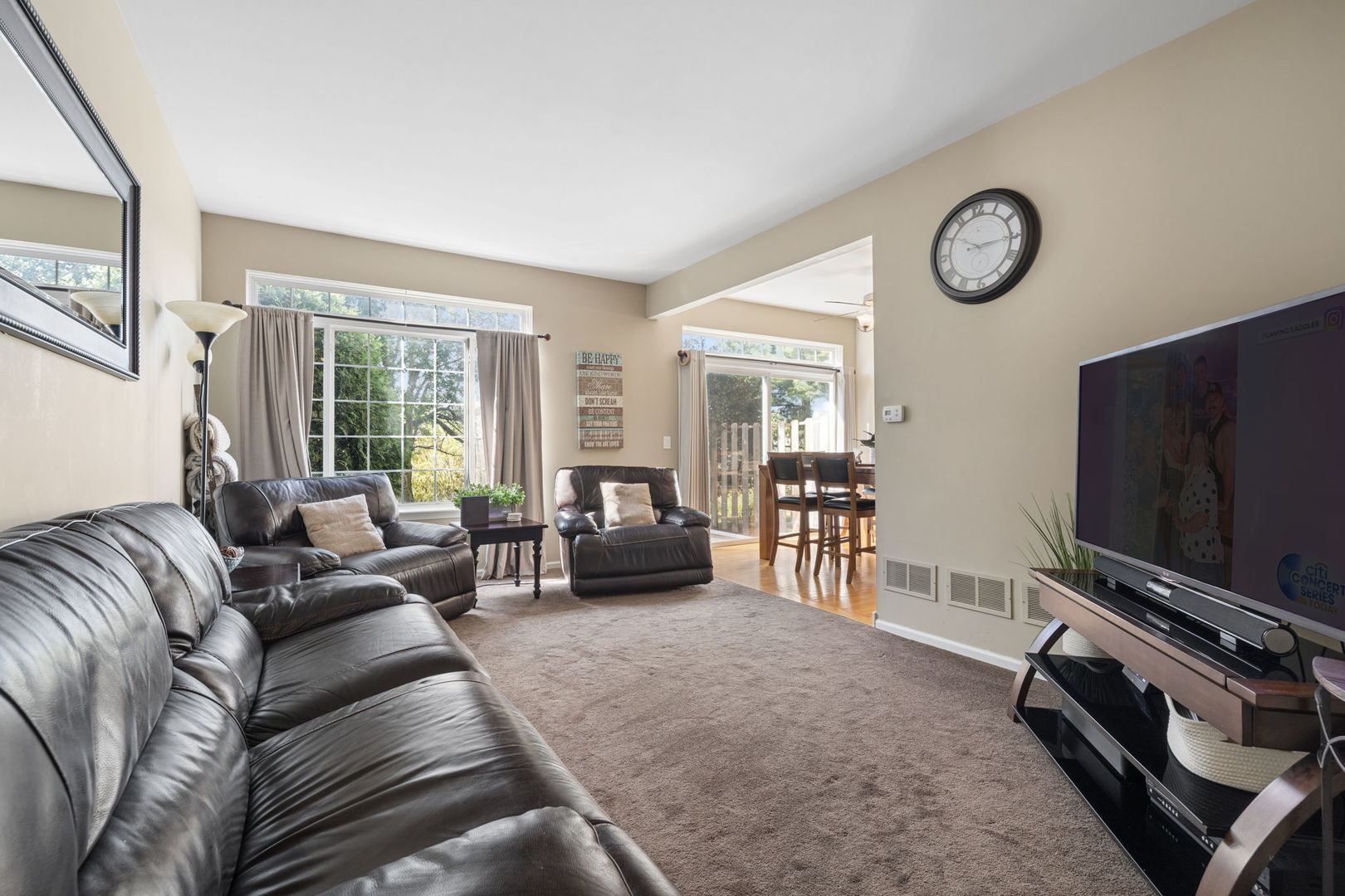 8415 Stratford Drive 8415