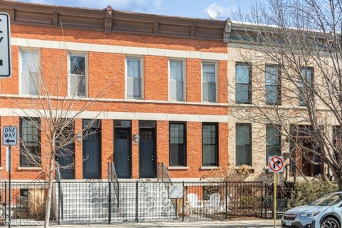 1961 N Wilmot Avenue 1 Chicago IL 60647