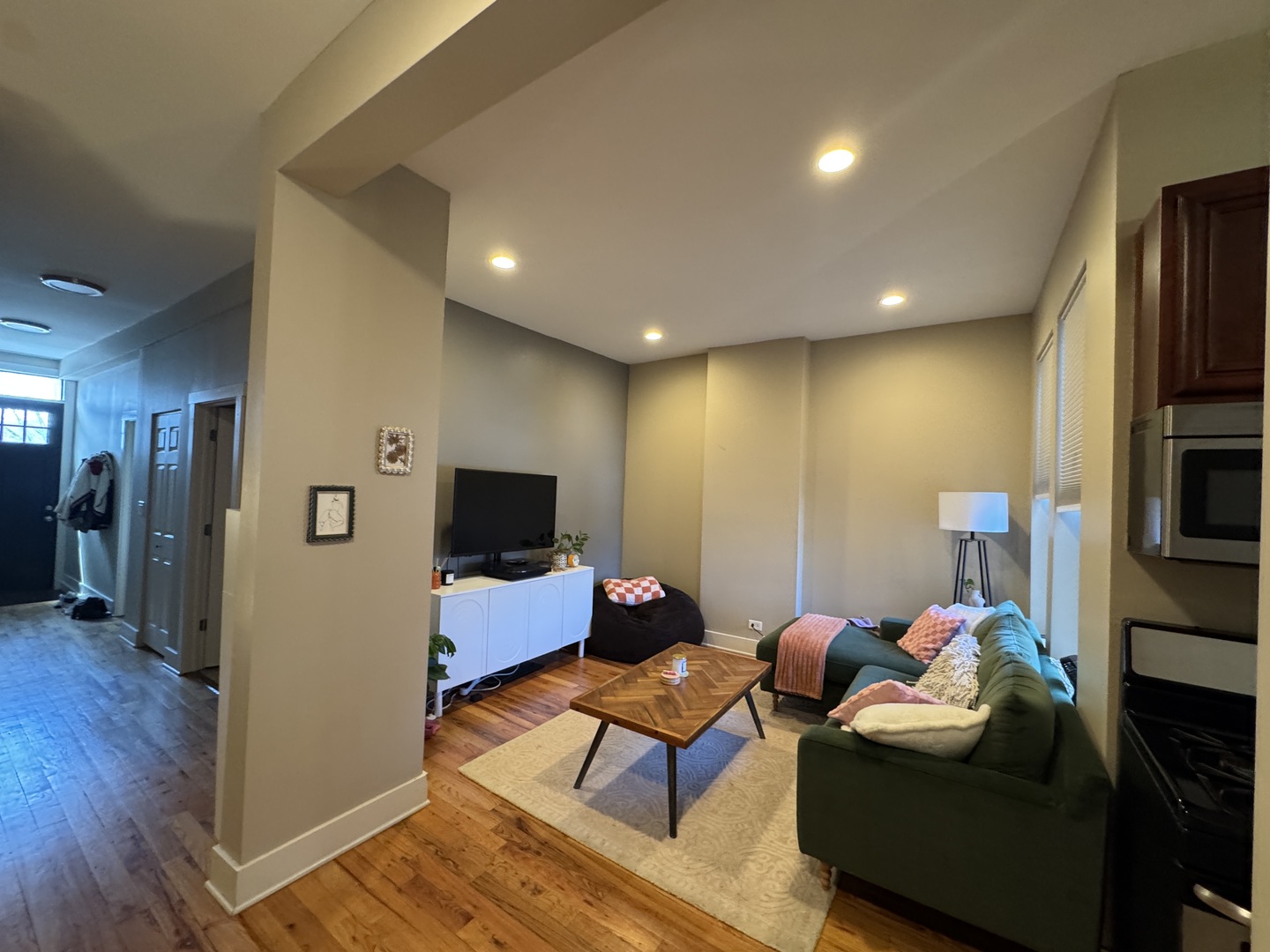 1961 N Wilmot Avenue 1