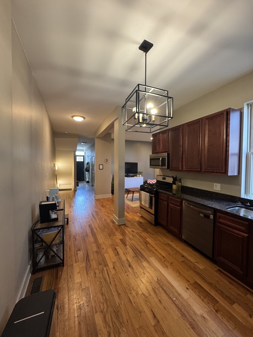 1961 N Wilmot Avenue 1