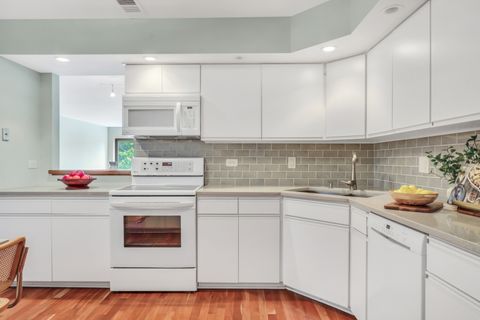 Tiny photo for 2300 Sherman Avenue #2B, Evanston, IL 60201 (MLS # 12656317)