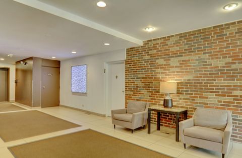 Tiny photo for 2300 Sherman Avenue #2B, Evanston, IL 60201 (MLS # 12656317)