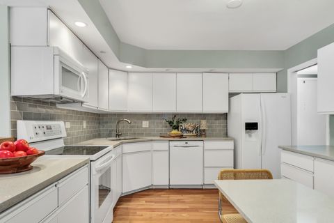 Tiny photo for 2300 Sherman Avenue #2B, Evanston, IL 60201 (MLS # 12656317)