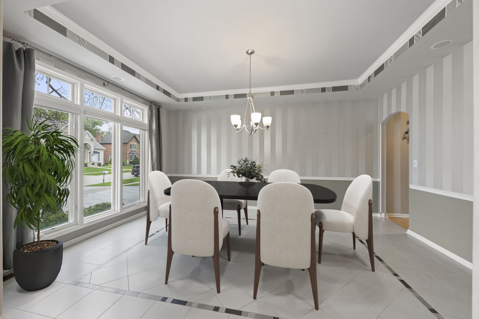 2S370 Canterbury Court