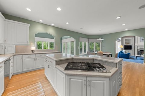 Tiny photo for 2S370 Canterbury Court, Glen Ellyn, IL 60137 (MLS # 12626242)