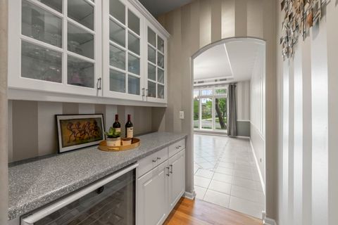 Tiny photo for 2S370 Canterbury Court, Glen Ellyn, IL 60137 (MLS # 12626242)