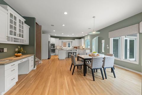 Tiny photo for 2S370 Canterbury Court, Glen Ellyn, IL 60137 (MLS # 12626242)