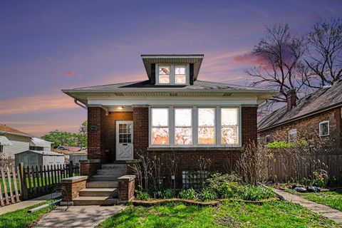 Photo of 5031 N Kostner Avenue, Chicago, IL 60630 (MLS # 12623195)