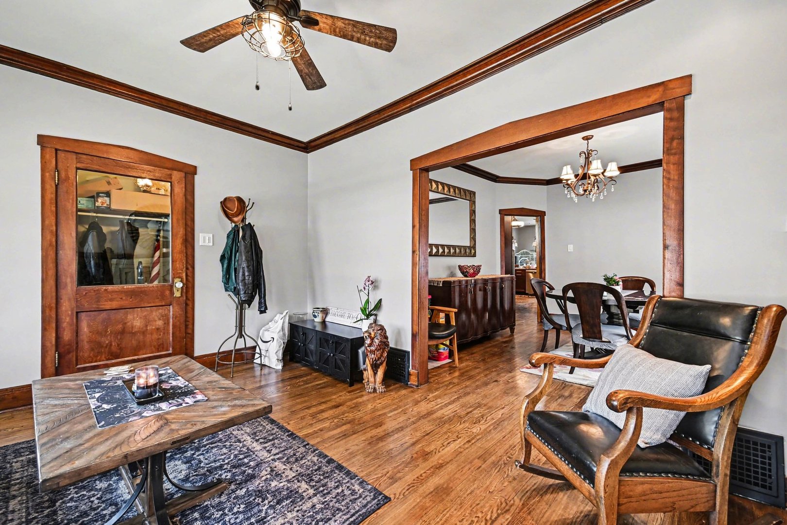 5031 N Kostner Avenue