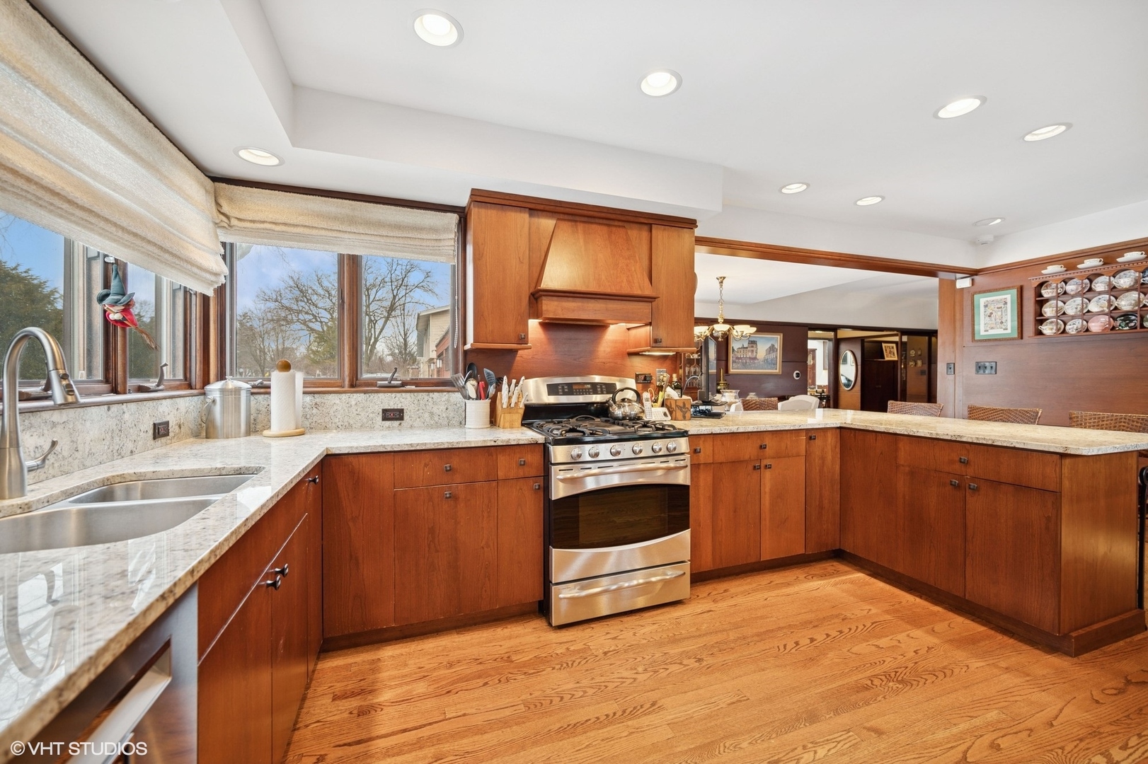 545 Green Bay Road