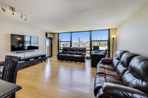 Tiny photo for 2605 S Indiana Avenue #2205, Chicago, IL 60616 (MLS # 12716689)