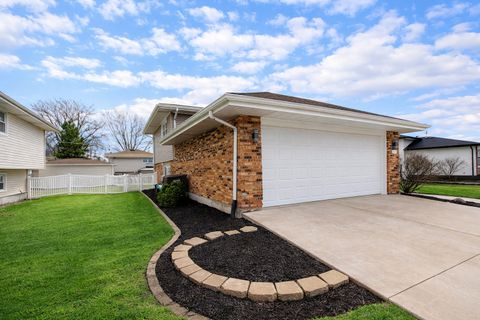 Tiny photo for 16755 Oleander Avenue, Tinley Park, IL 60477 (MLS # 12614966)
