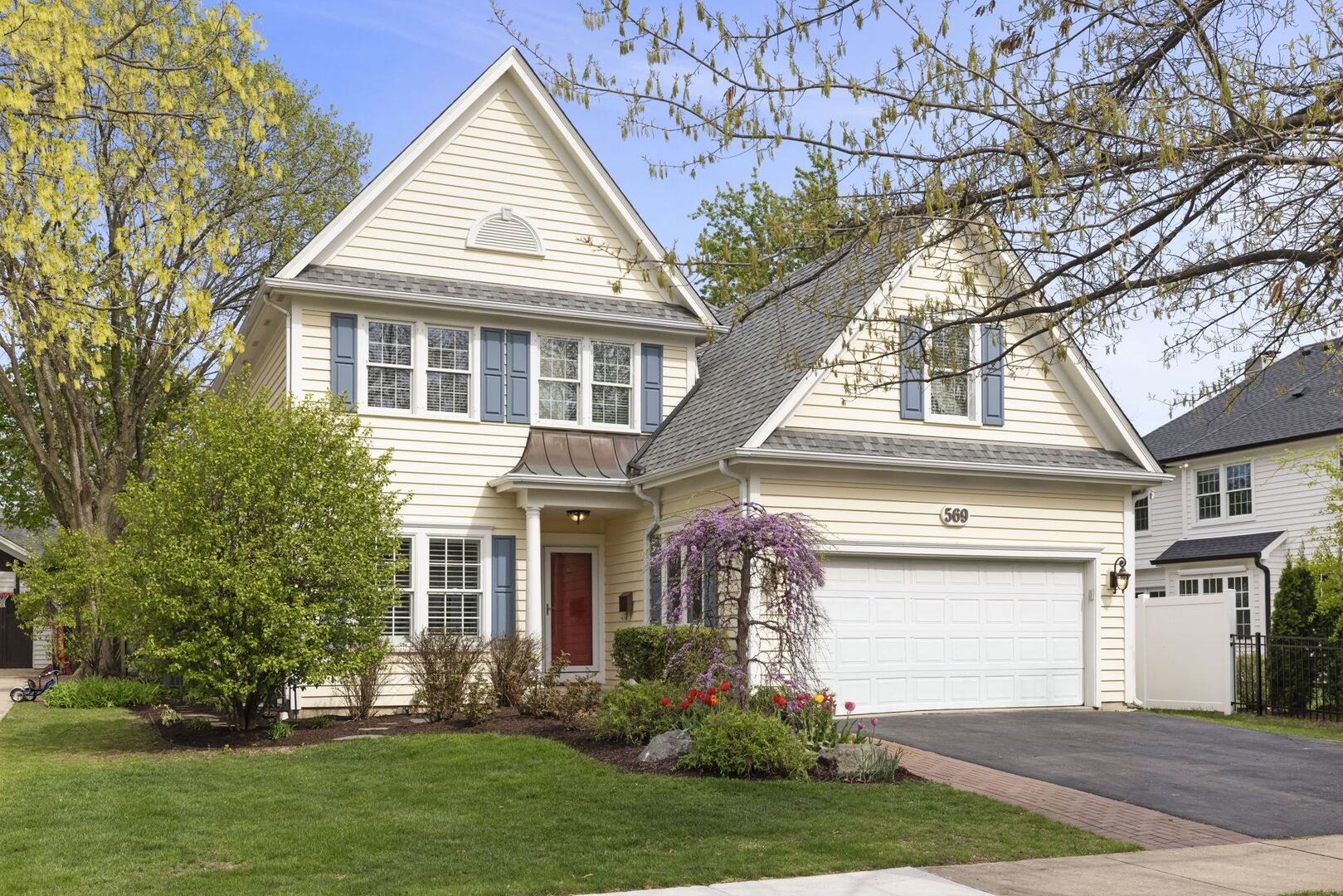 569 Prairie Avenue