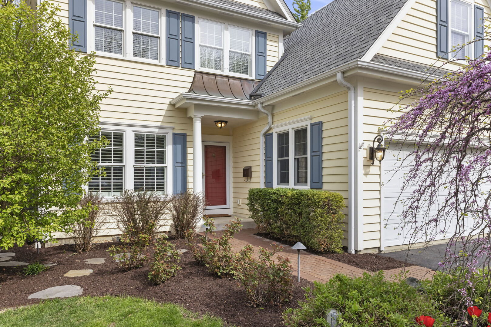 569 Prairie Avenue