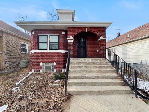 Tiny photo for 9132 S Blackstone Avenue, Chicago, IL 60619 (MLS # 12564246)