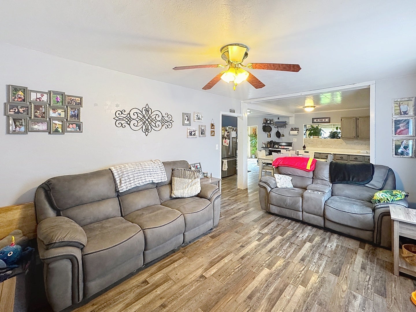 2617 W 49th Street