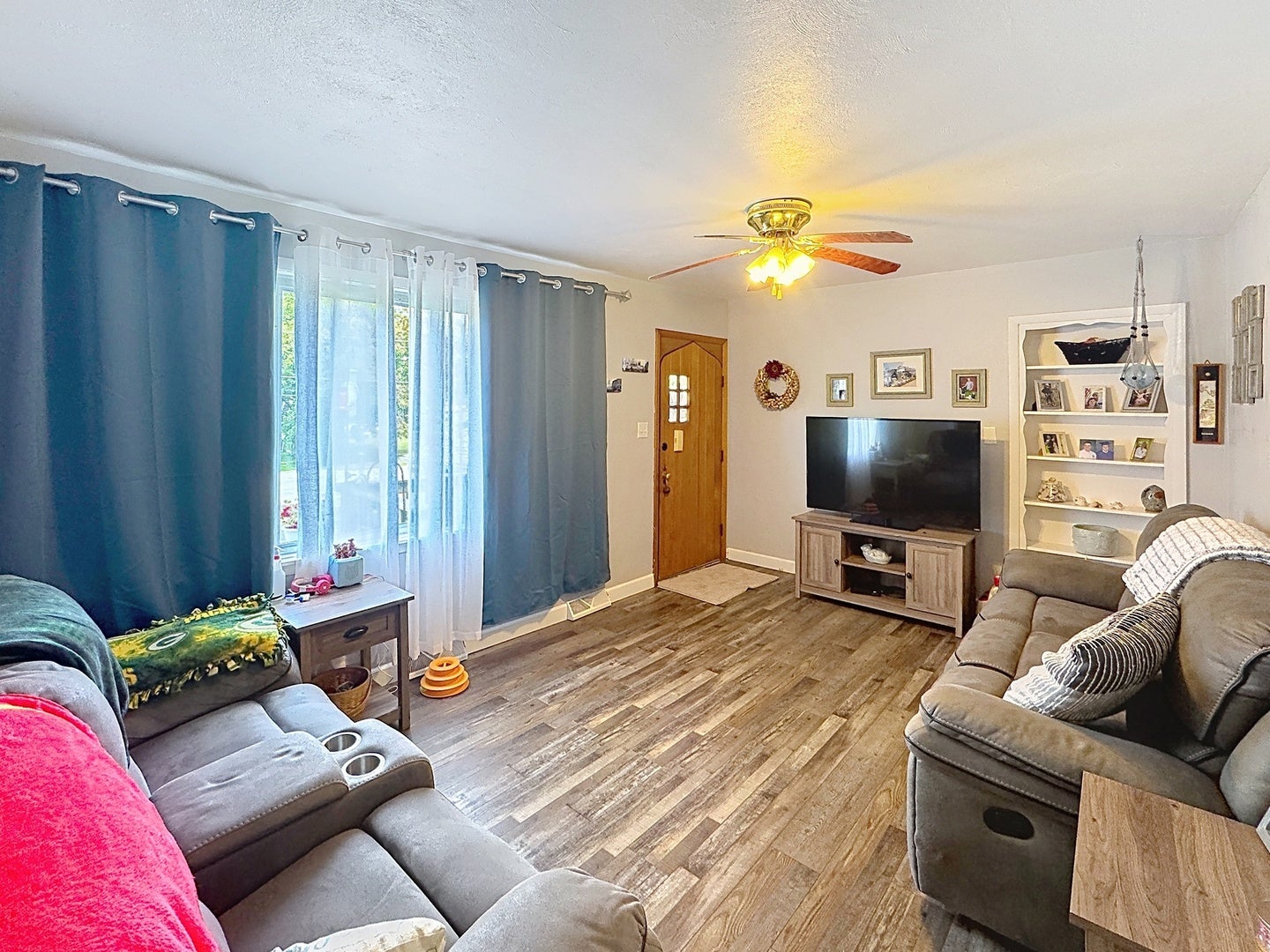 2617 W 49th Street