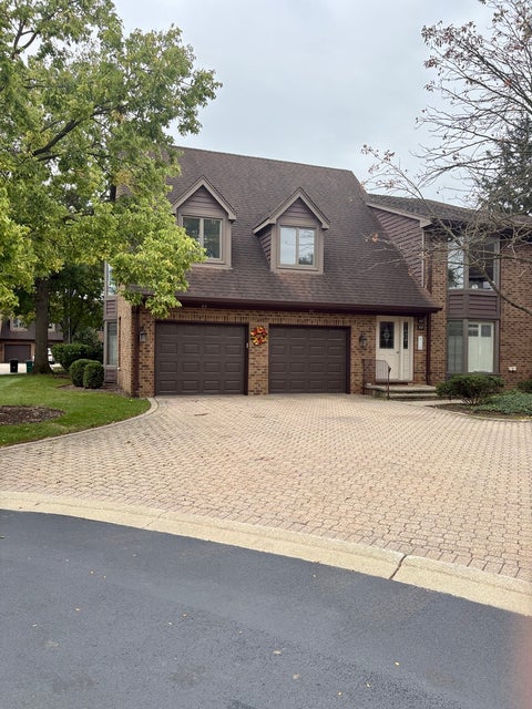 Photo of 44 Queens Court #44, Westchester, IL 60154 (MLS # 12765622)