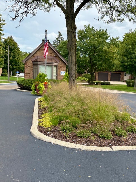 Tiny photo for 44 Queens Court #44, Westchester, IL 60154 (MLS # 12765622)