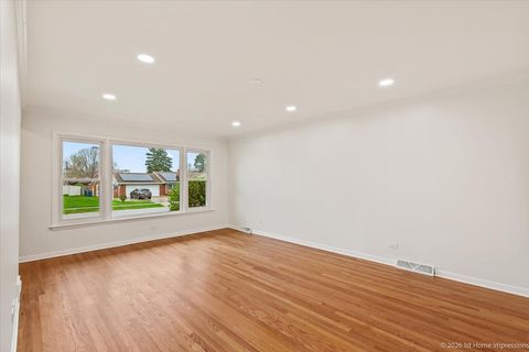 Tiny photo for Oak Lawn, IL 60453 (MLS # 12621272)