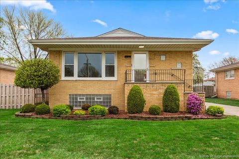 Tiny photo for Oak Lawn, IL 60453 (MLS # 12621272)