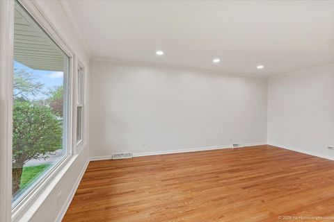 Tiny photo for Oak Lawn, IL 60453 (MLS # 12621272)