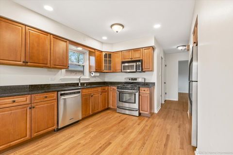Tiny photo for Oak Lawn, IL 60453 (MLS # 12621272)