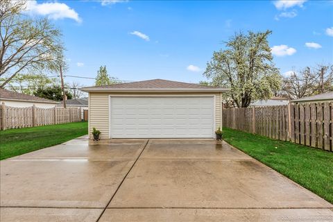 Tiny photo for Oak Lawn, IL 60453 (MLS # 12621272)
