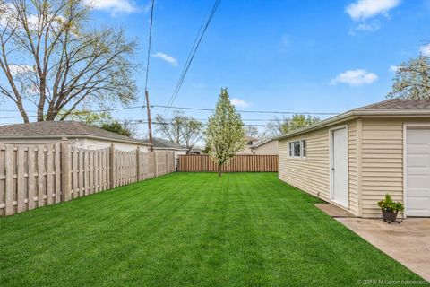 Tiny photo for Oak Lawn, IL 60453 (MLS # 12621272)