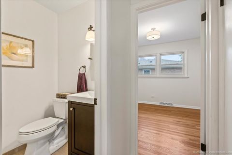 Tiny photo for Oak Lawn, IL 60453 (MLS # 12621272)