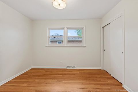 Tiny photo for Oak Lawn, IL 60453 (MLS # 12621272)
