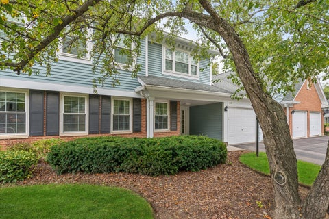 Tiny photo for 818 Butternut Lane #A, Mount Prospect, IL 60056 (MLS # 12785336)
