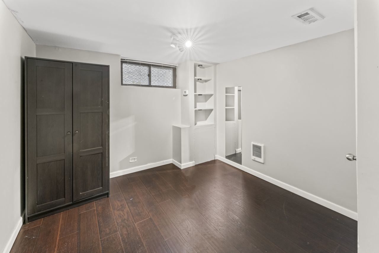 Schaumburg, Illinois 60173, United States, 2 Bedrooms Bedrooms, ,4 BathroomsBathrooms,Residential,Active,247078