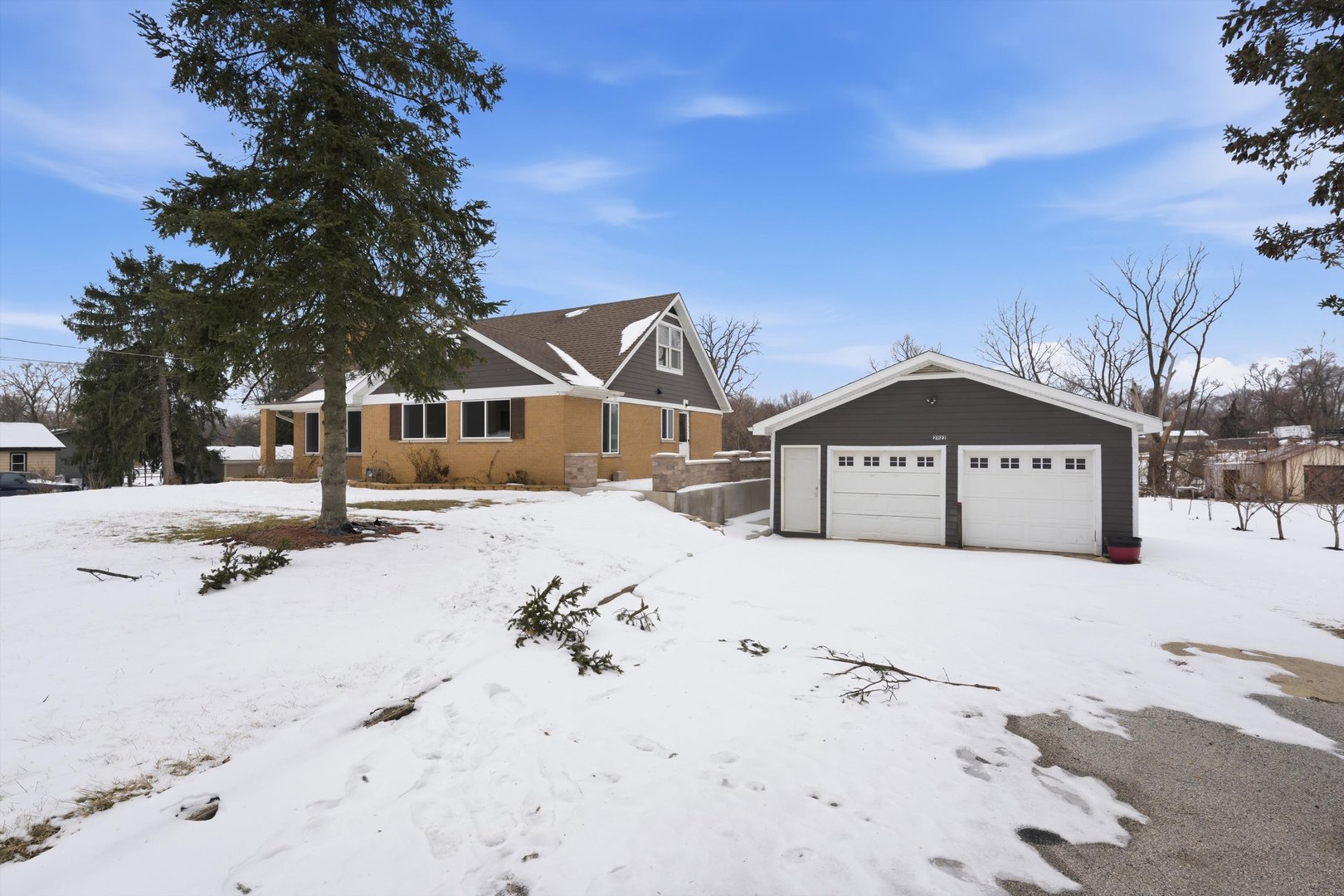 21122 S Hillside Road