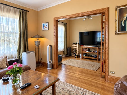 Tiny photo for 5720 N Manton Avenue, Chicago, IL 60646 (MLS # 12752583)