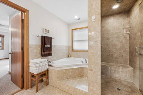 Tiny photo for 5858 N Luna Avenue, Chicago, IL 60646 (MLS # 12673703)