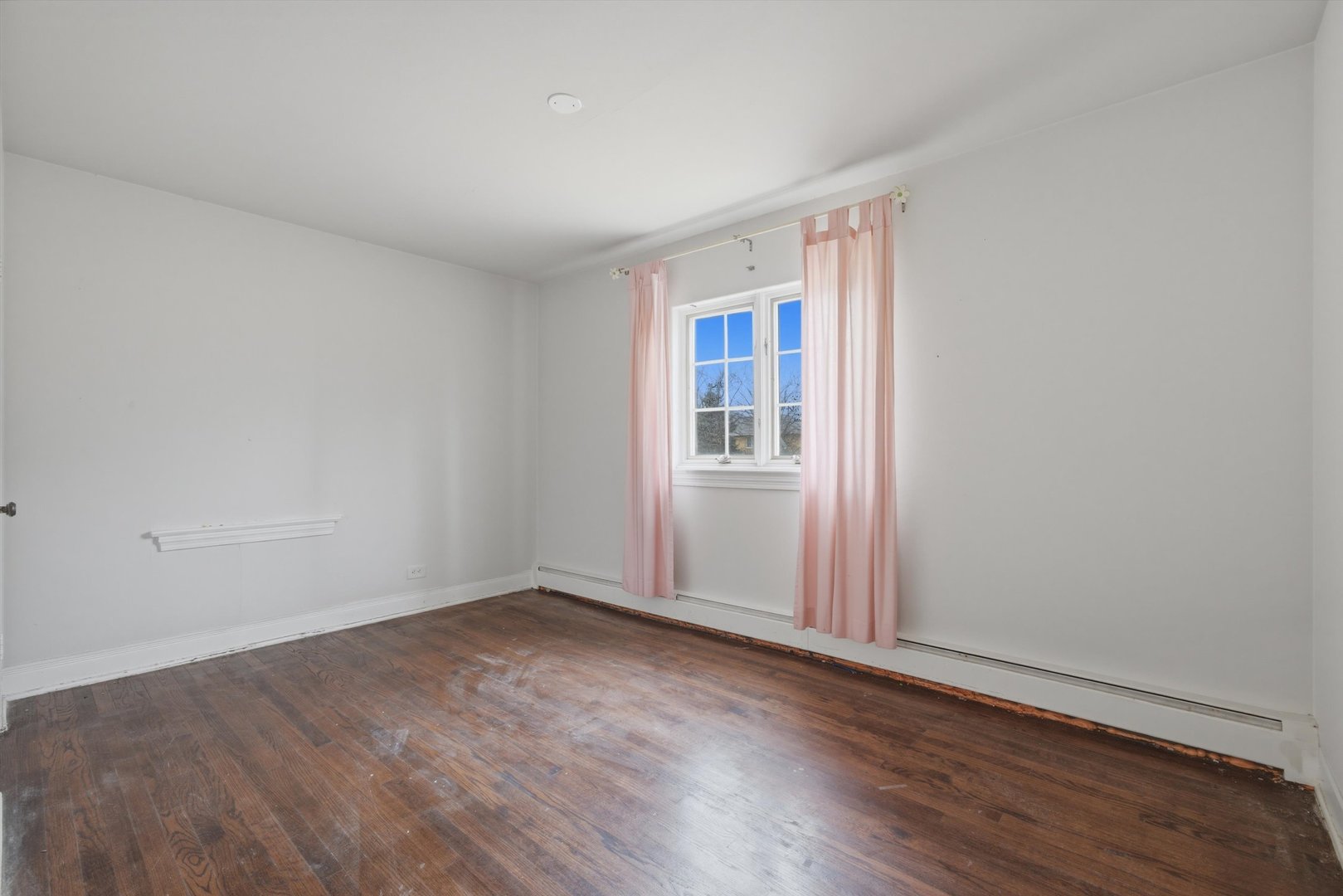 13 W Kenilworth Avenue