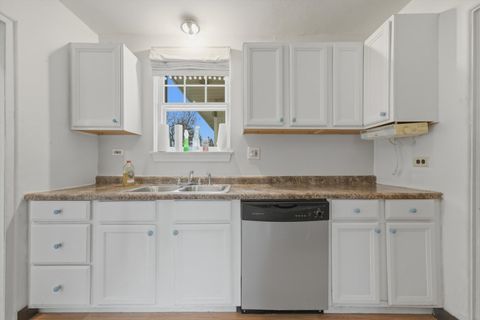 Tiny photo for 13 W Kenilworth Avenue, Prospect Heights, IL 60070 (MLS # 12576464)