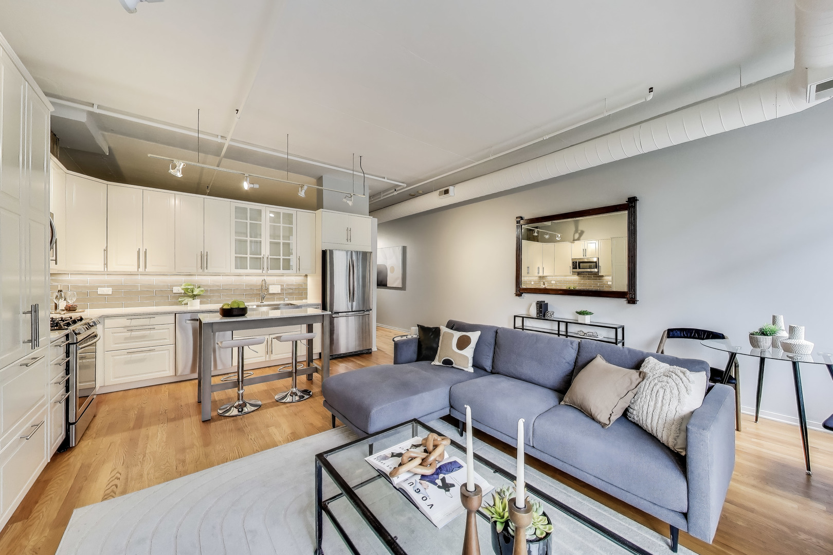 1000 W ADAMS Street 420