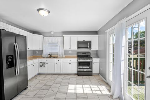 Tiny photo for 4049 W Crystal Street, Chicago, IL 60651 (MLS # 12475636)