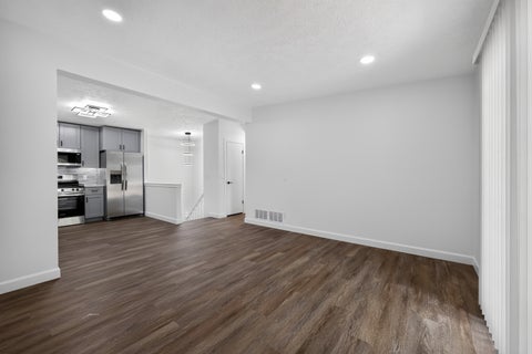 Tiny photo for 642 Swan Drive, Grayslake, IL 60030 (MLS # 12690392)