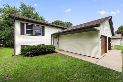 Tiny photo for 642 Swan Drive, Grayslake, IL 60030 (MLS # 12690392)